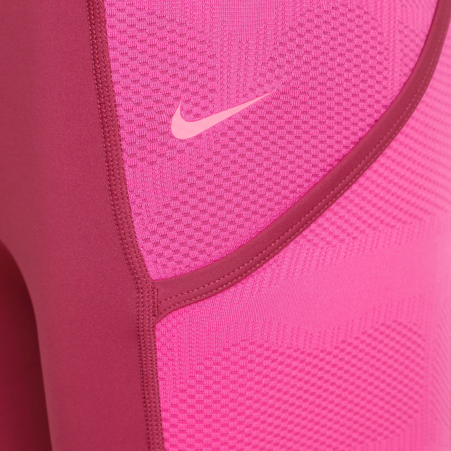 Nike Dri-Fit Performance Heritage Calzamaglia Donna - Rosso, Rosa 5 Nike Dri-Fit Performance Heritage Calzamaglia Donna - Rosso, Rosa - immagine 3